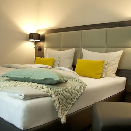 Hotel Am Moosrain Garni Eitting Екстер'єр фото