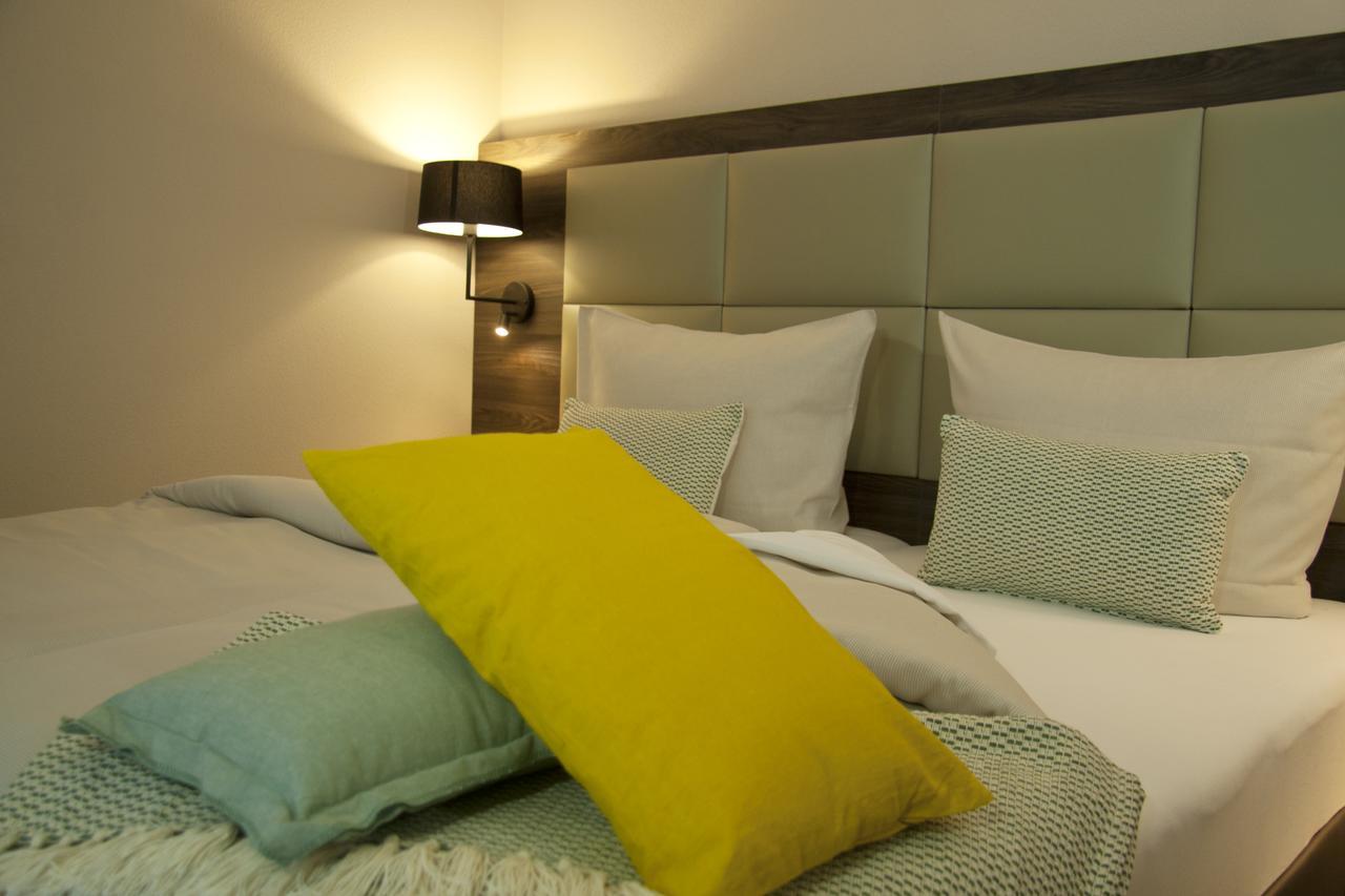 Hotel Am Moosrain Garni Eitting Екстер'єр фото