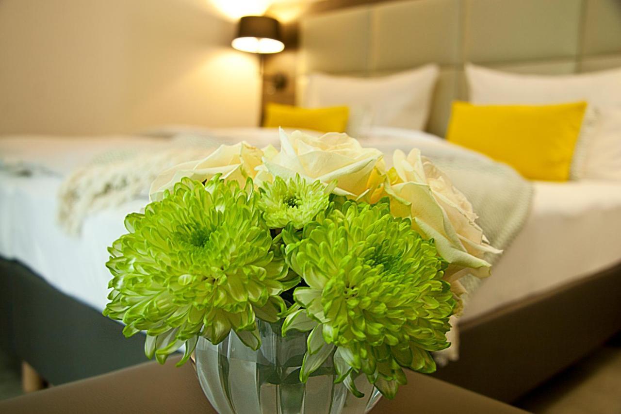 Hotel Am Moosrain Garni Eitting Екстер'єр фото