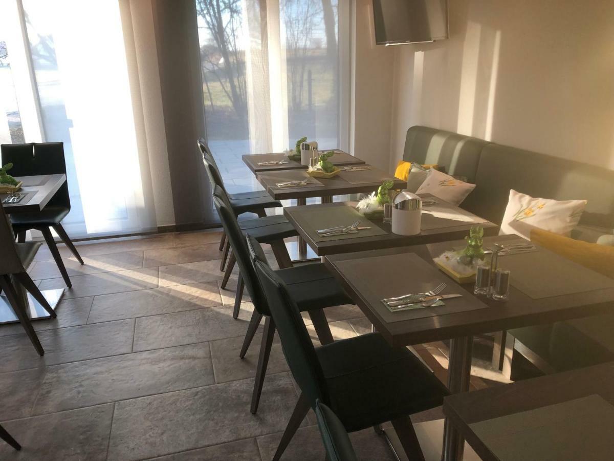 Hotel Am Moosrain Garni Eitting Екстер'єр фото